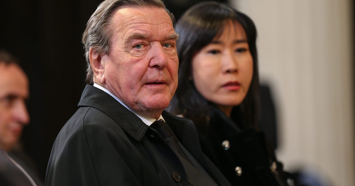 Aliatul lui Putin Schroder scapa de ancheta Nord Stream 2 din cauza epuizarii