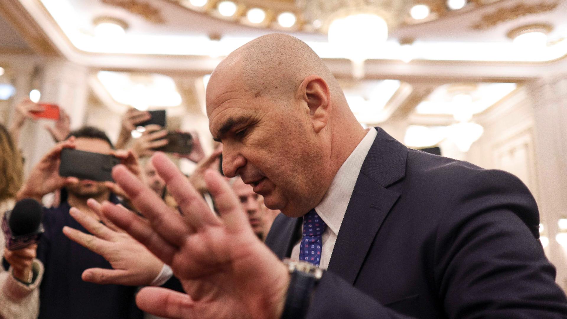 Cat combustibil primea seful Senatului inainte