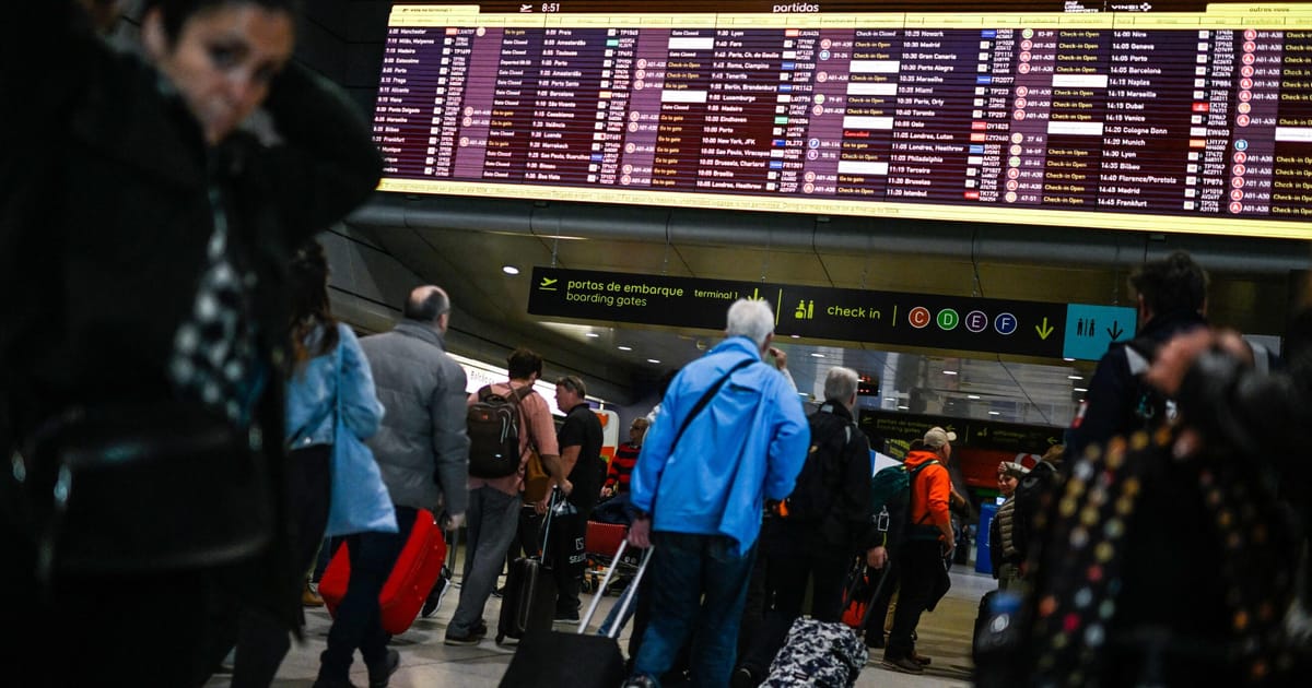 Scandalul valizei Politician de extrema dreapta portughez acuzat de furt de bagaje