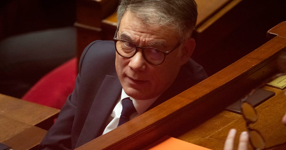 Candidatii se pregatesc pentru cursa dramatica de leadership a socialistilor francezi