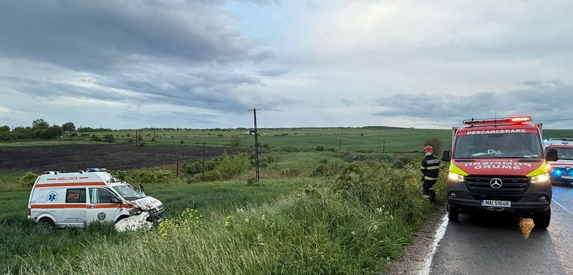 Ambulanta accidentata la Cluj echipaj si pacienta spitalizate FOTO