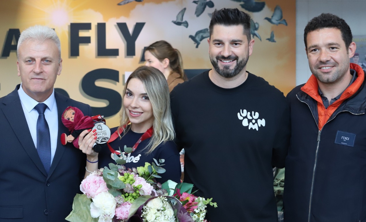 Bernadette Szocs a revenit acasa cu argintul mondial la tenis de masa