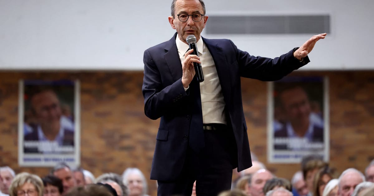 Ministrul de interne francez criticat pentru reactia lenta