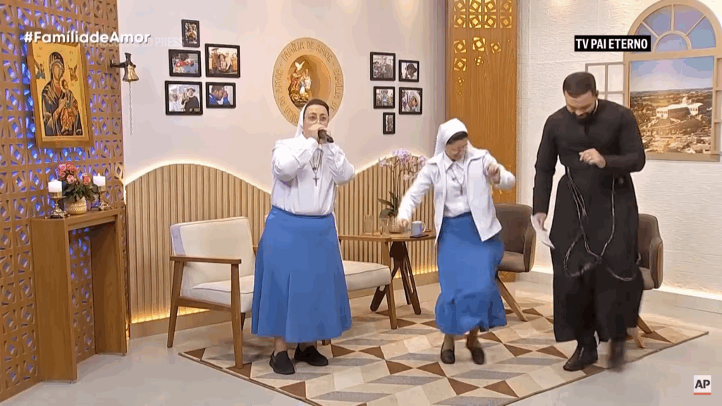 Moment inedit Doua maicute din Brazilia celebre pentru