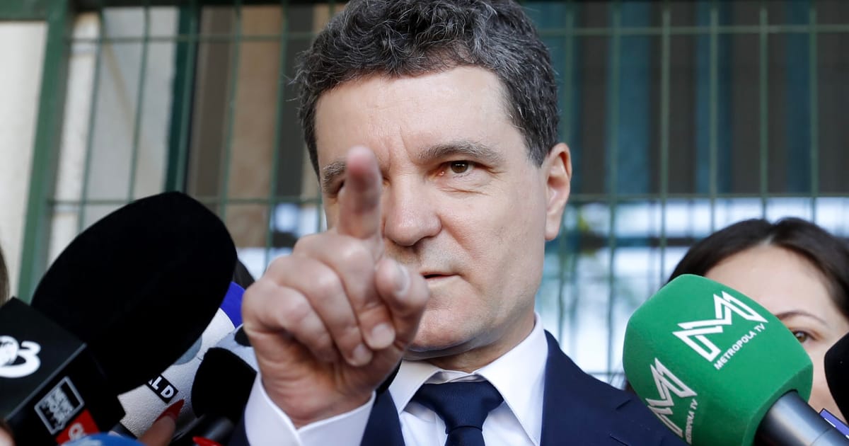 Nicusor Dan lupta sa l invinga pe Simion