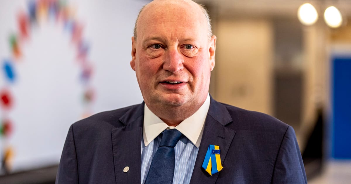 Oficial senior al Comisiei anchetat pentru cadouri din Qatar