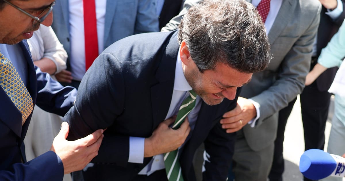 Stomac deranjat opreste campania candidatului de dreapta