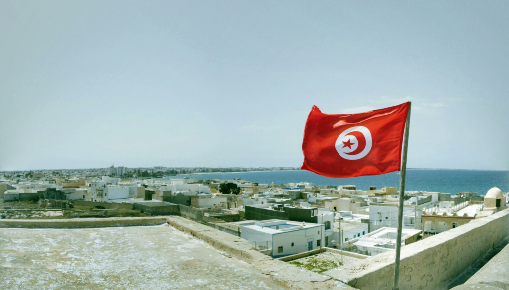 Tunisia elimina contractele temporare pentru angajati