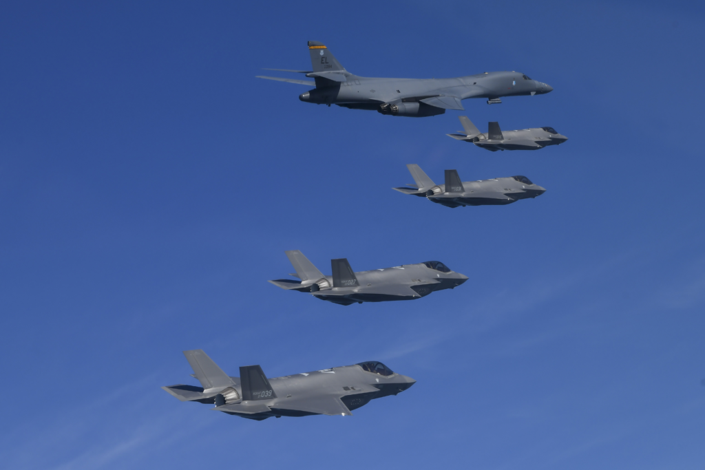 Avioanele militare poloneze trimise in Ucraina