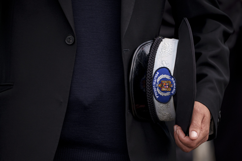 Doi politisti locali cercetati pentru oprirea unui sofer drogat