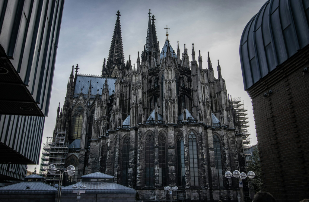 Germania Centrul Koln ului evacuat din cauza bombelor