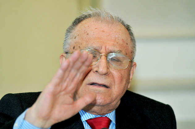 Ion Iliescu in continuare la terapie intensiva Ce spun medicii