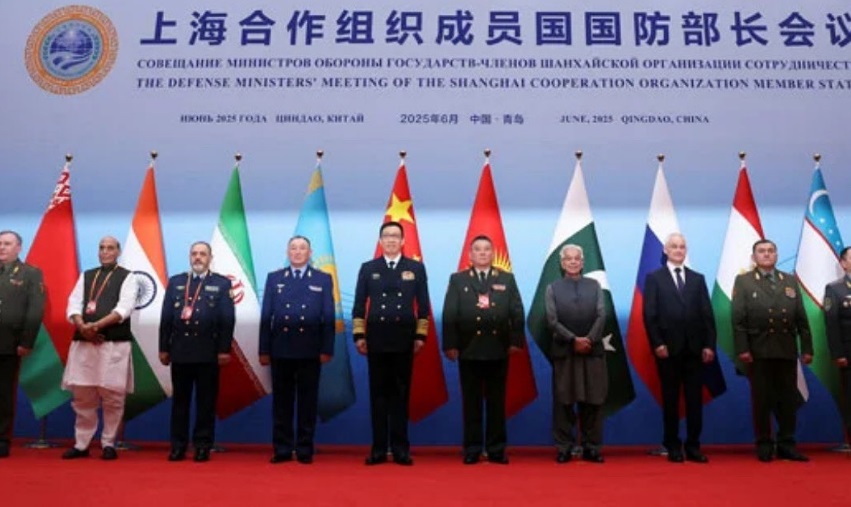 Ministrii Apararii din Iran si Rusia se intalnesc in China