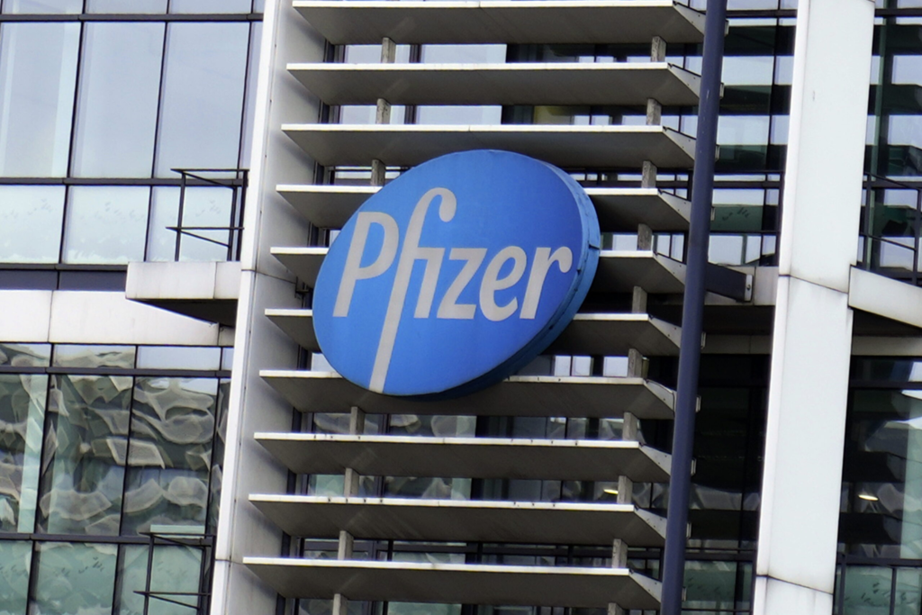 Pfizer si alti giganti farmaceutici acuzati de evaziune fiscala