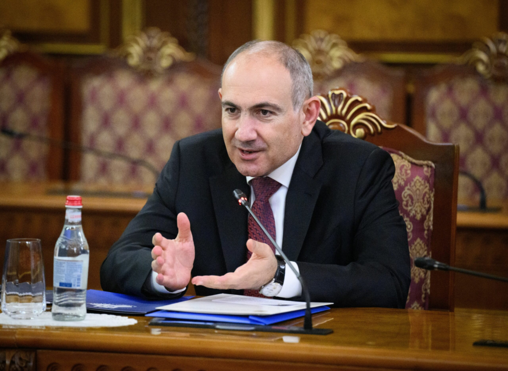 Prim ministrul Armeniei conflict cu Biserica