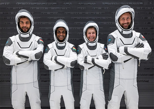 SpaceX si NASA au lansat a patra misiune cu astronauti