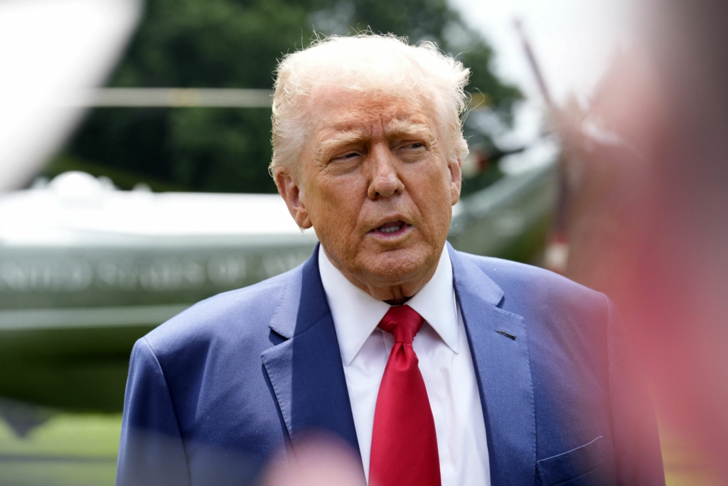 Trump avertizeaza protestele de la parada Armatei vor fi reprimate