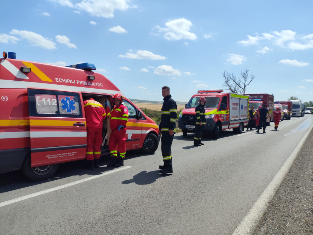 Accident intre microbuze si masina in Bihor