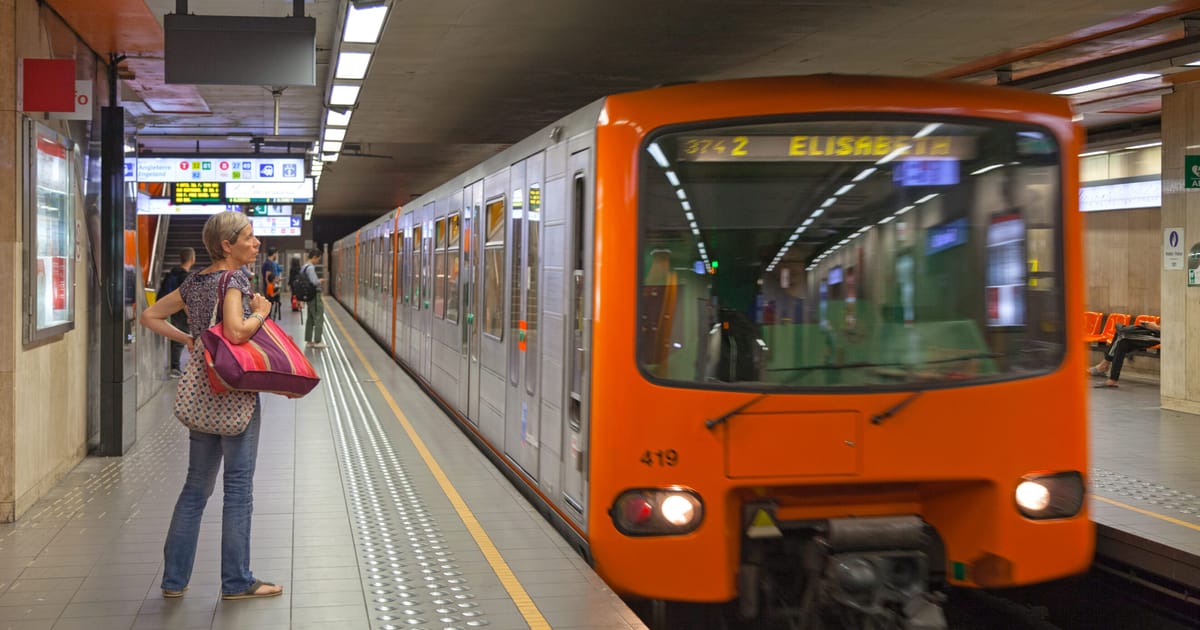 Ameninare cu bomba blocheaza metroul din