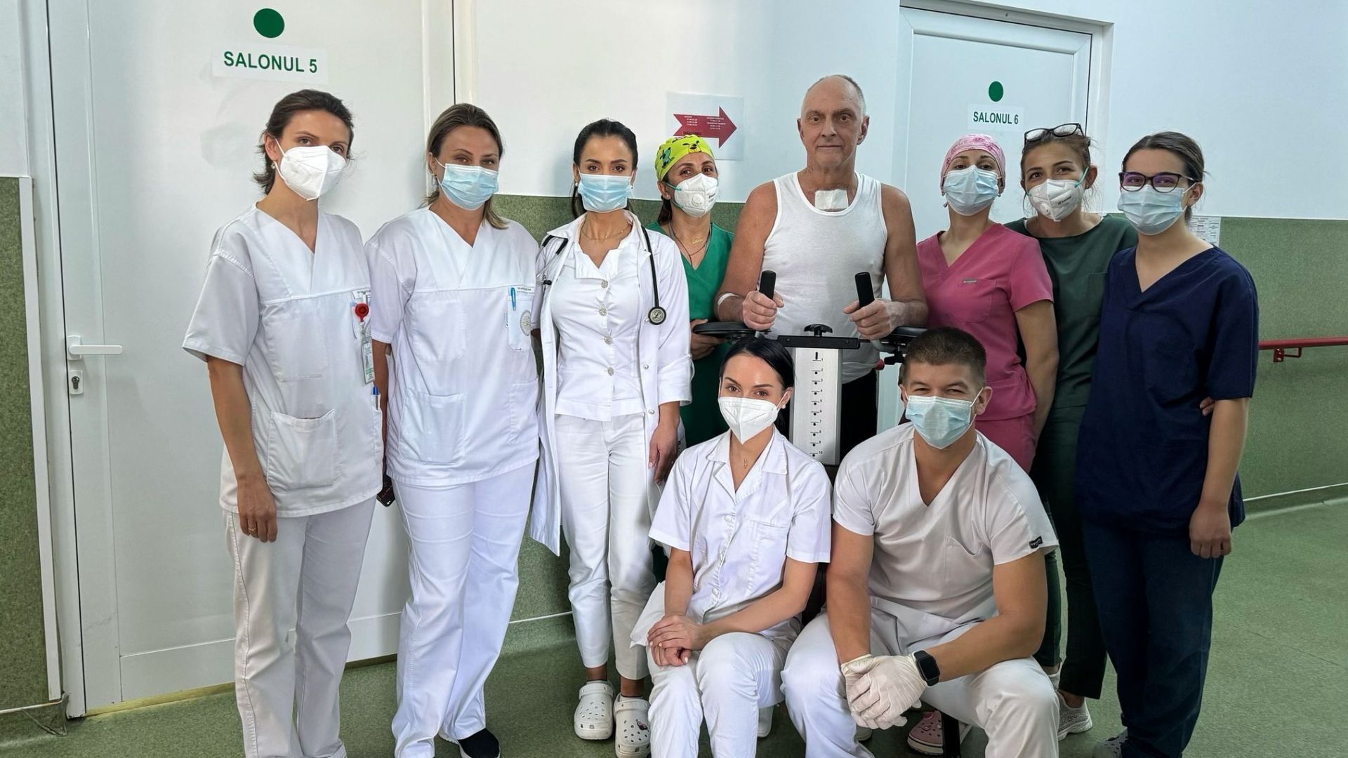 Barbat infectat cu virusul West Nile tratat cu succes