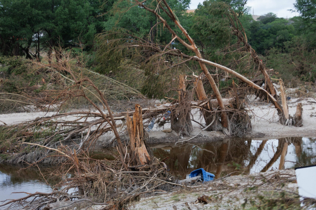 Comunitatea din Texas in doliu dupa inundatii