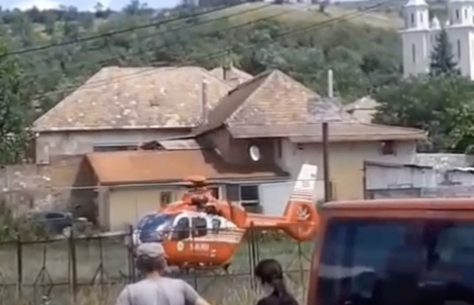 Interventie SMURD dupa caderea a doi barbati in canal