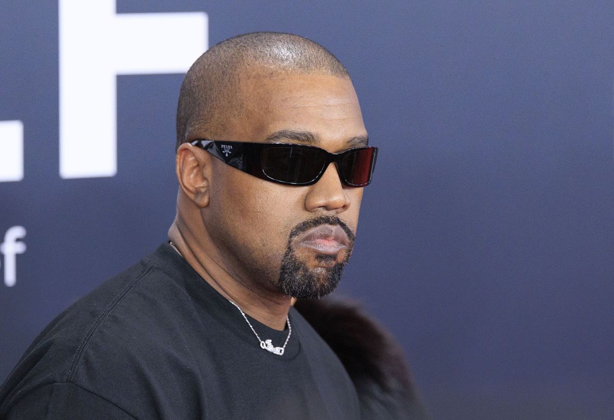 Kanye West are interdictie in Australia din cauza Heil Hitler