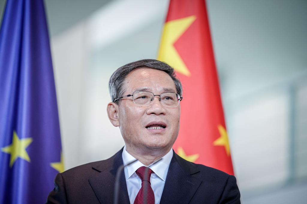 Premierul Chinei propune o organizatie globala AI