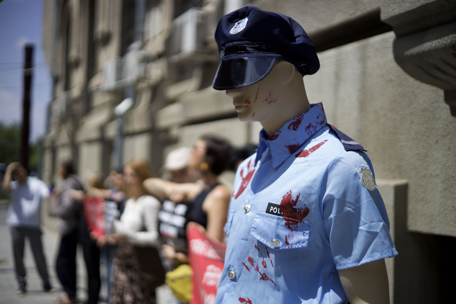 Protest la IGPR Poilitia are uniforma patata
