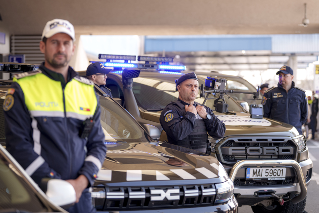 Sute de persoane si masini cautate in Schengen gasite de politie