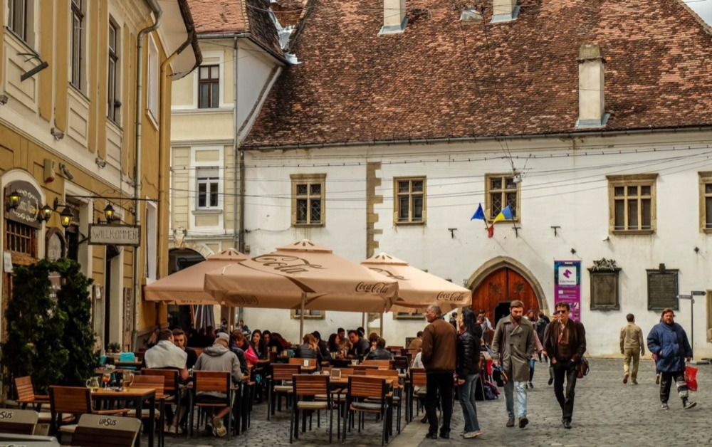 cuplu vizitator in cluj cauta sugestii locale