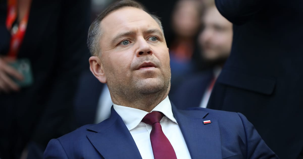 Bataliile huliganilor si afacerile controversate amintesc presedintia Poloniei