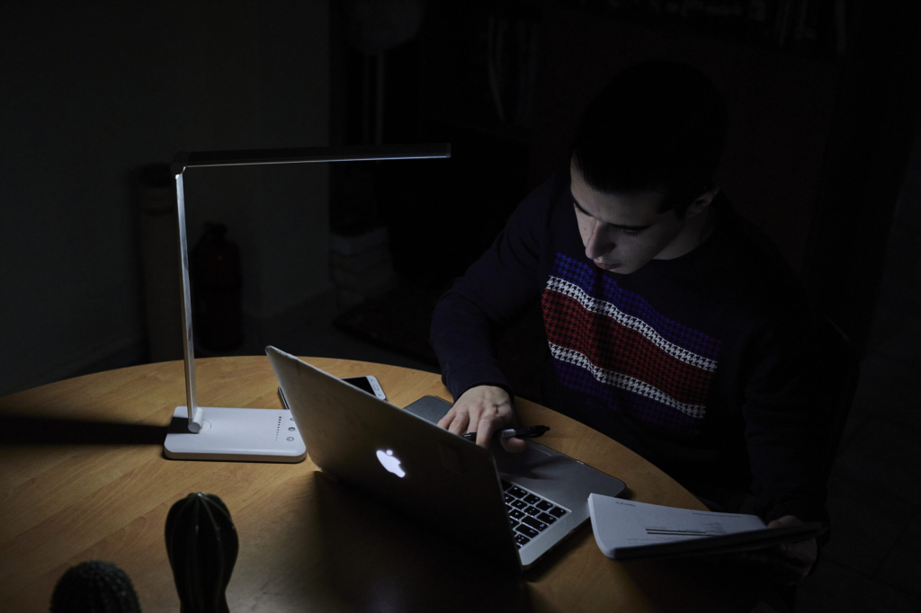 De la Online la OnLife disparitia limitelor pentru tineri