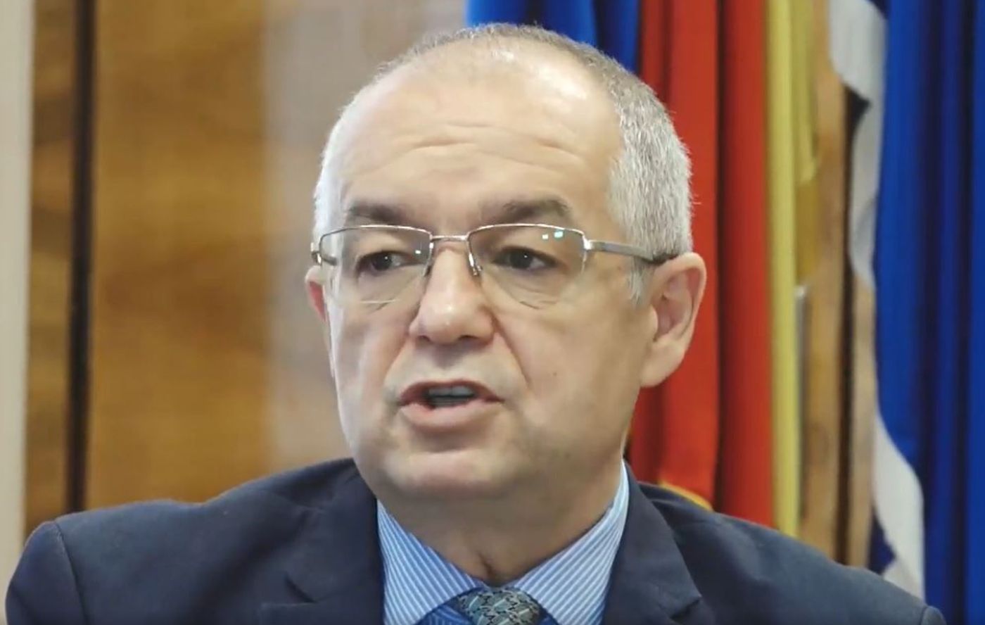Emil Boc stie de ce miroase urat in Cluj