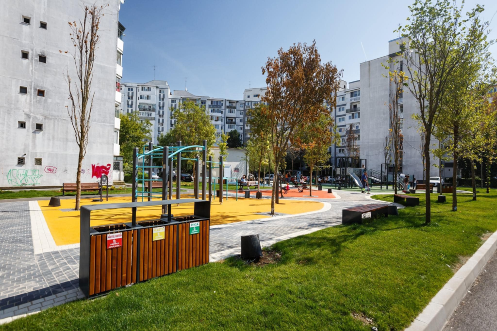 Parcul groazei din Manastur tobogane mizerabile si miros greu