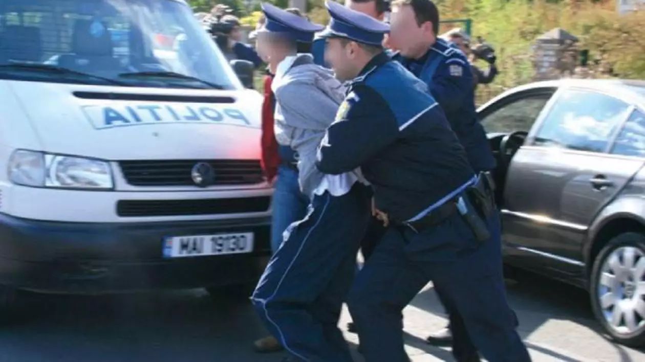 Scandal imens in Cluj Politist atacat de trei tineri