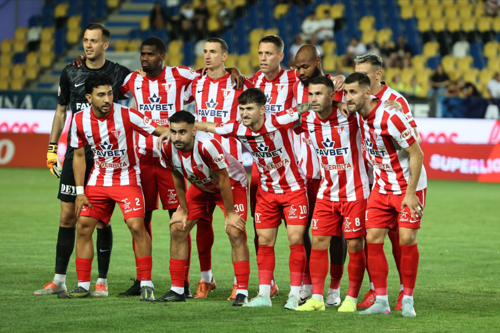 Superliga de fotbal UTA castiga si e pe primul loc