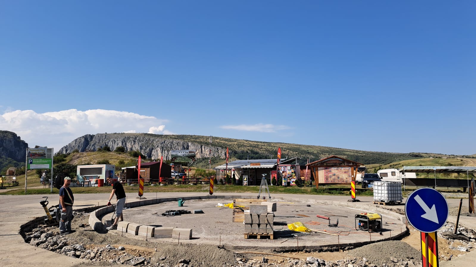Ambuteiaje si trafic CJ Cluj construieste un sens giratoriu