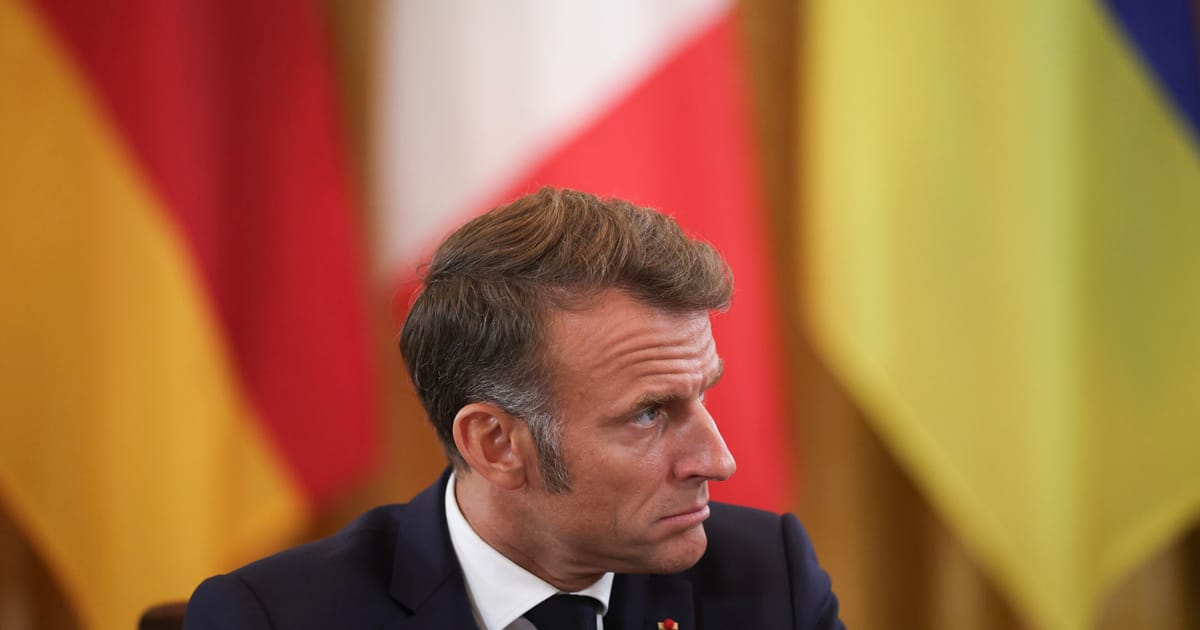 Caderea guvernului il provoaca pe Macron ca niciodata