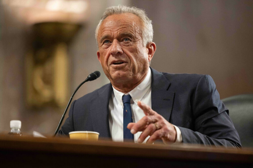 Familia lui RFK Jr solicta demisia sa din sanatate