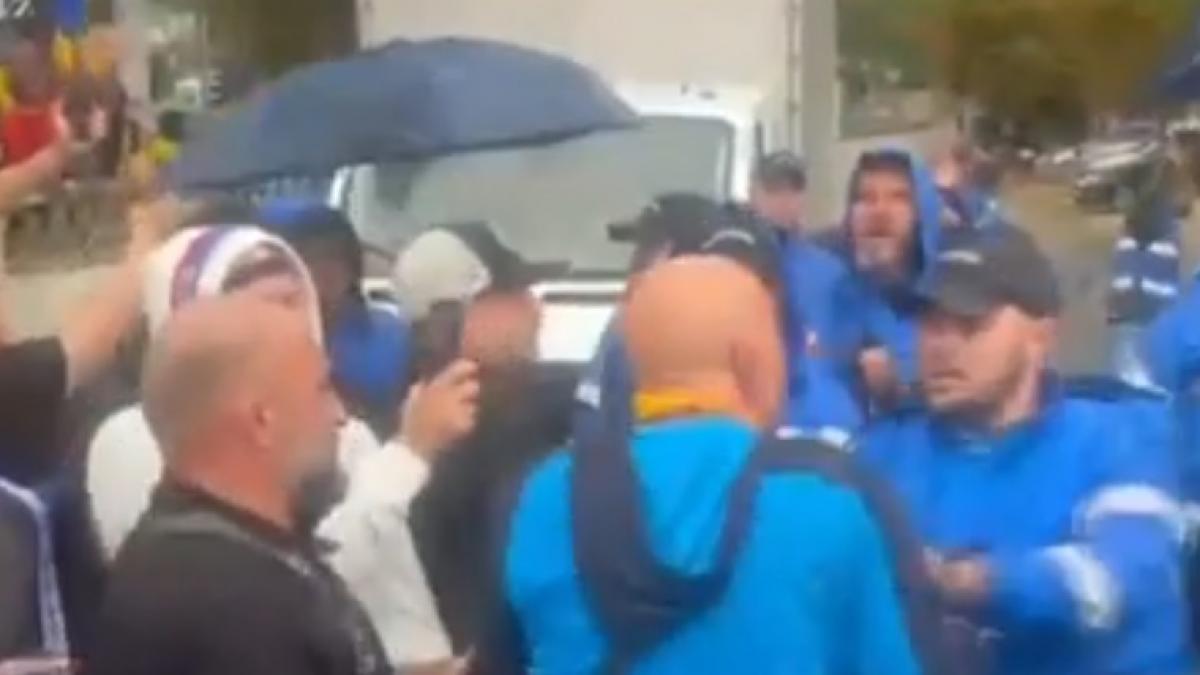 Fanii agresivi ai lui Calin Georgescu au provocat jandarmeria