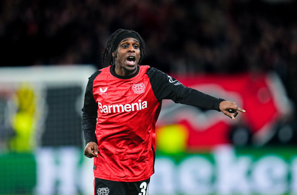 Fundasul Jeremie Frimpong Liverpool castiga trofee vreau si eu