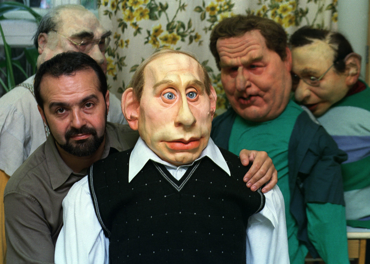 Kremlinul a inchis show ul de comedie si ofera sfaturi