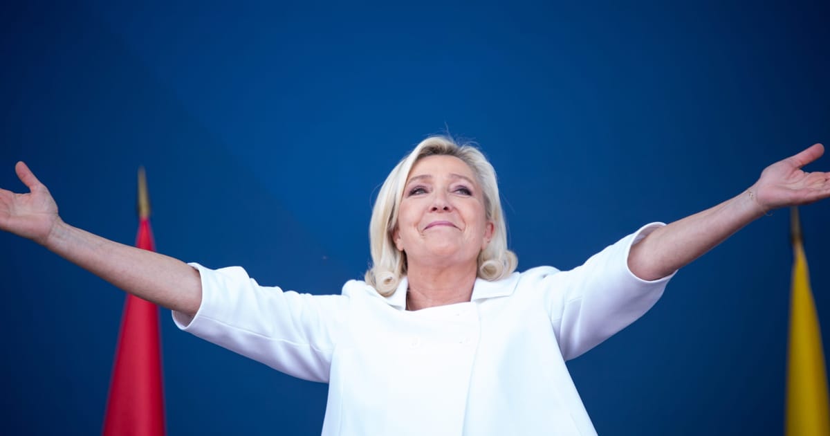 Marine Le Pen isi asuma momentul pentru a schimba Franta