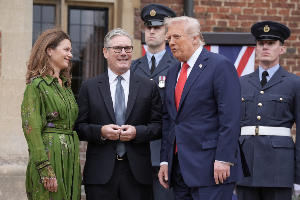 Trump i a spus lui Starmer sa foloseasca armata impotriva migranilor