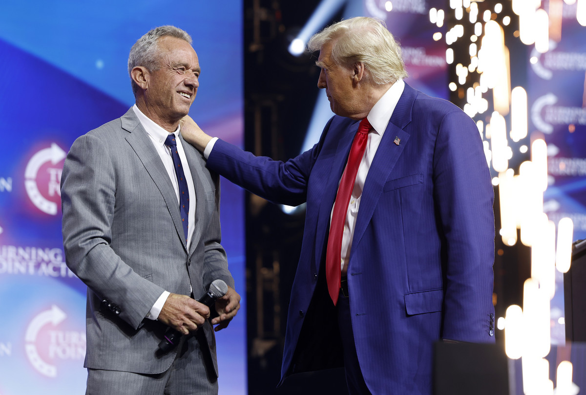 Trump revine sa sustina vaccinul sau Covid