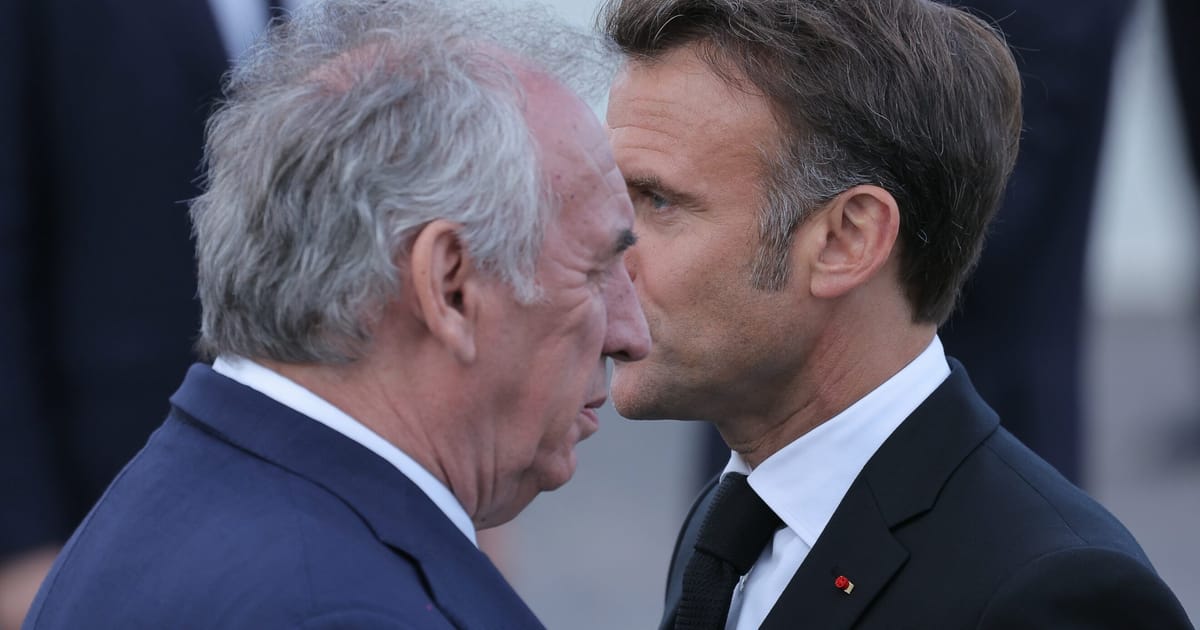 Trupele lui Macron raman blocate in impasul Frantei