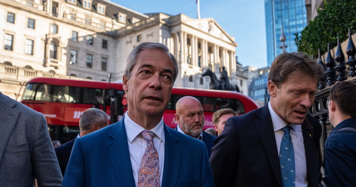 Britanicii vor ca Nigel Farage sa se retraga de la