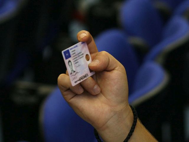 E oficial Permisul auto de la 17 ani aprobat