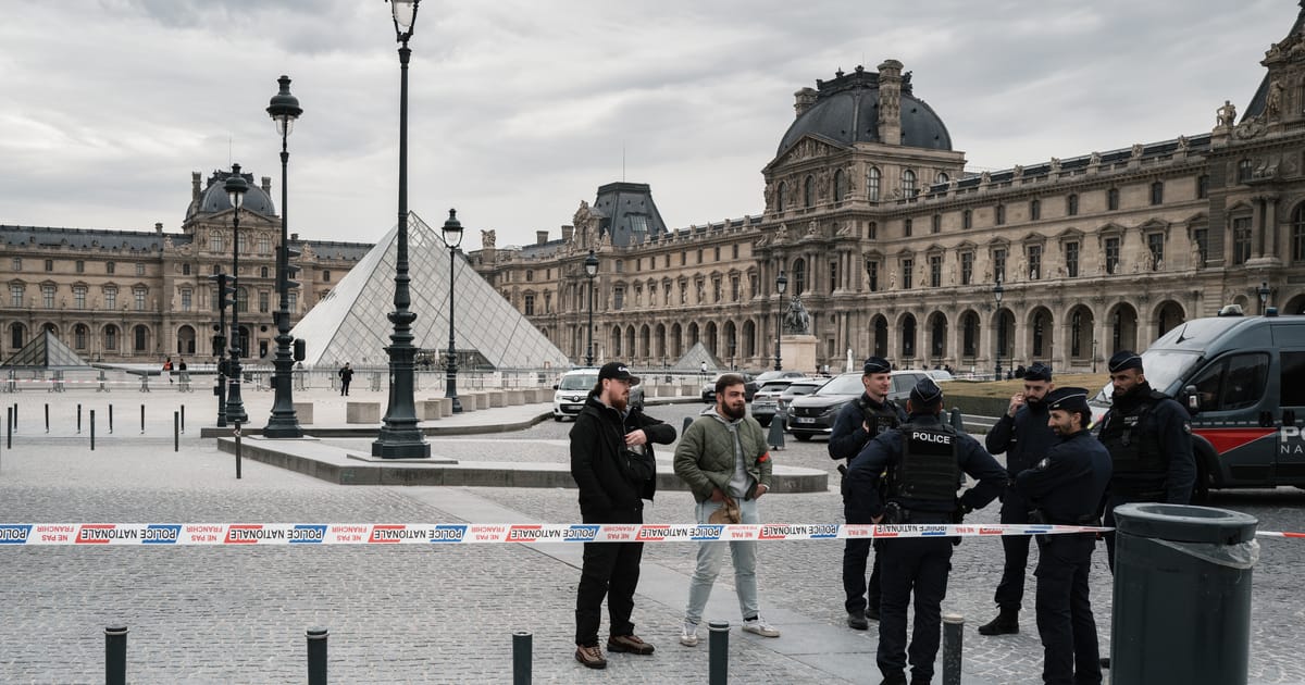 Extremele dreapta ataca guvernul Macron pentru jaful de la Louvre